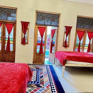 اقامتگاه بومگردی بازار اصفهان اتاق هفت دری