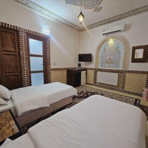 اقامتگاه بومگردی دیاوا اصفهان اتاق چهار تخته اقتصادی
