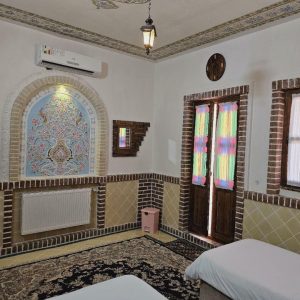 اقامتگاه بومگردی دیاوا اصفهان اتاق چهار تخته اقتصادی