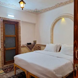 اقامتگاه بومگردی دیاوا اصفهان اتاق حوضخانه