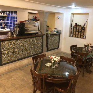 اقامتگاه بوم‌گردی ماه بی بی اصفهان کافی شاپ