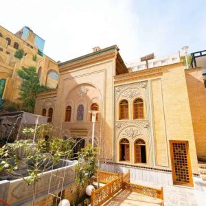 اقامتگاه سنتی آب میرزا مشهد محوطه اقامتگاه 2