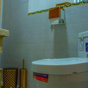 اقامتگاه سنتی تابش شیراز سرویس بهداشتی اتاق سه تخته دلگشا