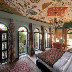 اقامتگاه بوم‌گردی ترنجستان اتاق دو تخته آینه شاه نشین VIP