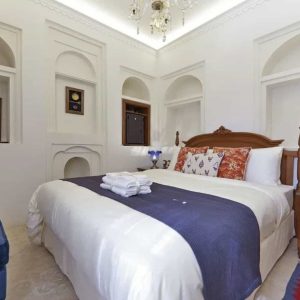 اقامتگاه سنتی سحرخیزان شیراز اتاق آبان 3