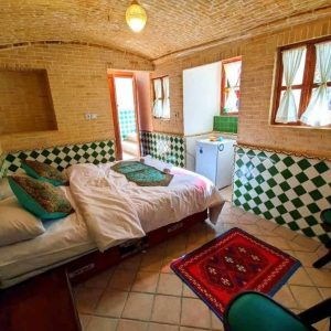 اقامتگاه سنتی سران شیراز اتاق گل مرغ 1