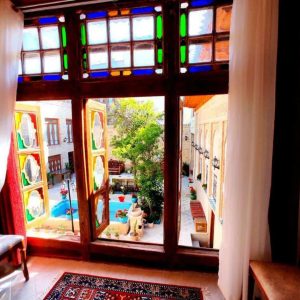 اقامتگاه سنتی سران شیراز اتاق شاه نشین 2