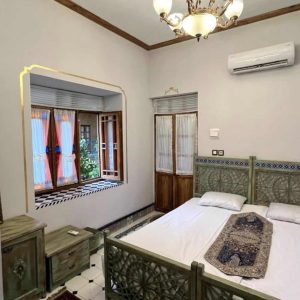 اقامتگاه سنتی جمشیدیه شیراز فضای داخلی اتاق‌ها
