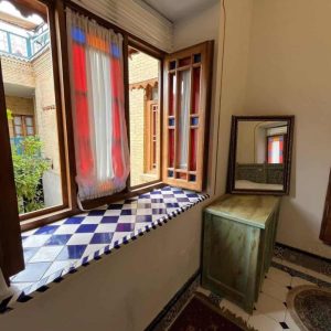اقامتگاه سنتی جمشیدیه شیراز فضای داخلی اتاق‌ها