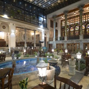 اقامتگاه سنتی عمارت شهسواران اصفهان فضای محوطه