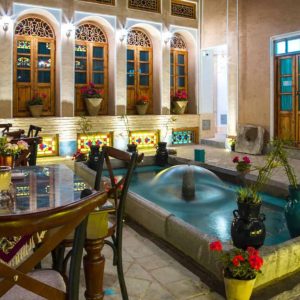 اقامتگاه سنتی عمارت طاووسیه اصفهان فضای داخلی اقامتگاه 9