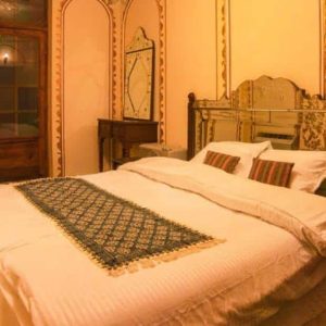 اقامتگاه سنتی معتمدی اصفهان اتاق دو تخته دابل اورنگ
