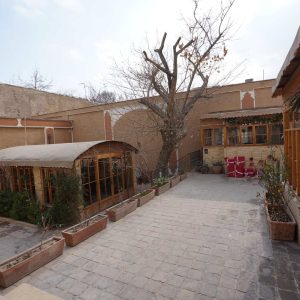 اقامتگاه سنتی میدان کوچک اصفهان محوطه اقامتگاه