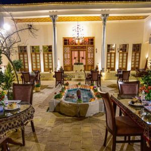 اقامتگاه سنتی هزار و یک شب چهار باغ اصفهان فضای داخلی اقامتگاه 3