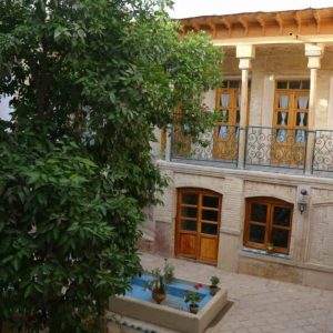اقامتگاه سنتی هشت گنج شیراز نمای بیرونی
