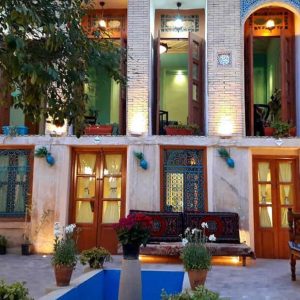اقامتگاه سنتی پیرسوک شیراز فضای داخلی اقامتگاه ۱
