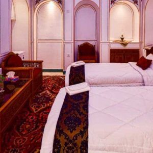اقامتگاه سنتی یاس اصفهان اتاق دو تخته تویین شمعدونی