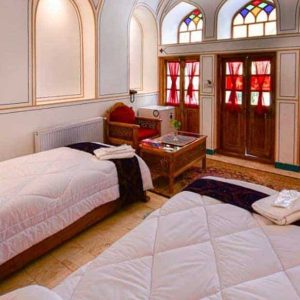 اقامتگاه سنتی یاس اصفهان اتاق دو تخته تویین همیشه بهار