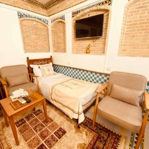 اقامتگاه سنتی ایراندخت شیراز اتاق سه تخته پروین 2