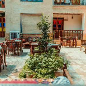 بوتیک هتل سنتی آناهید شیراز فضای محوطه داخلی