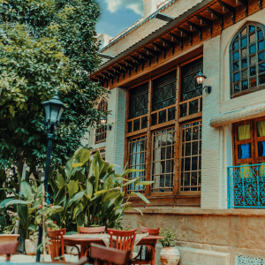 بوتیک هتل سنتی آناهید شیراز فضای محوطه داخلی