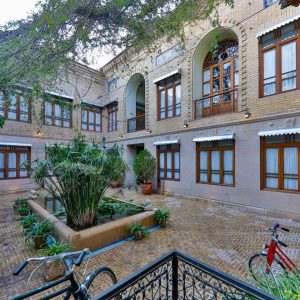 بوتیک هتل عمارت فرهادی شیراز حیاط اول