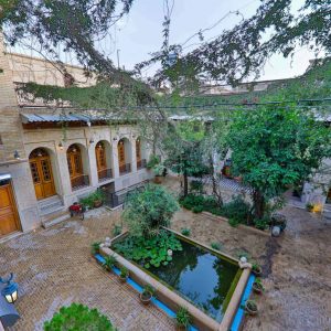 بوتیک هتل عمارت فرهادی شیراز حیاط اول