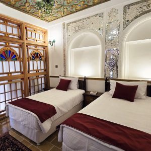 بوتیک هتل محلاتی شیراز اتاق آینه