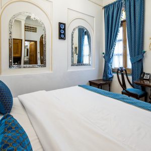 اقامتگاه سنتی قصر منشی اصفهان اتاق دو تخته استاندارد