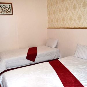خانه مسافر جواد الائمه مشهد اتاق پنج تخته 1