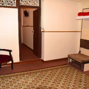 خانه مسافر جواد الائمه مشهد اتاق پنج تخته 2
