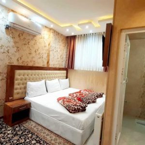خانه مسافر مدینه النور مشهد اتاق سه تخته 3