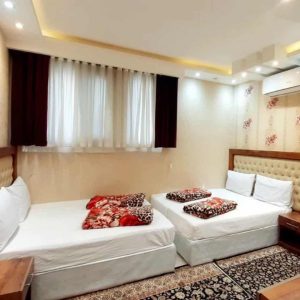 خانه مسافر مدینه النور مشهد اتاق چهار تخته 1