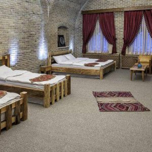 مجتمع گردشگری کاروانسرای یام مرند فضای داخلی سوئیت ها 4