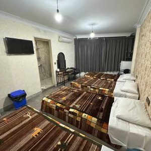 مهمانسرای کشاورز تهران اتاق چهار تخته با حمام