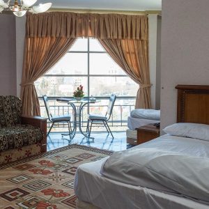 هتل آپارتمان مینا مشهد سوئیت چهار تخته رویال 2