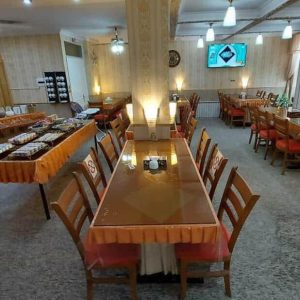 هتل آپارتمان هخامنشیان پارتاک اصفهان سالن صبحانه خوری 2