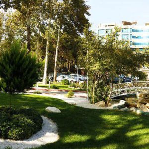 هتل بلوط تهران فضای بیرونی هتل 1