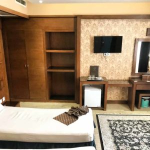 هتل ذاکر مشهد رستوران اتاق چهار تخته 3