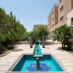 هتل زندیه شیراز فضای بیرونی