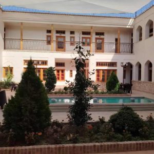 هتل ساباط اصفهان فضای محوطه هتل