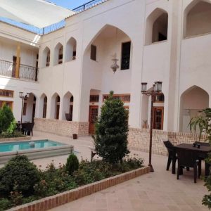 هتل ساباط اصفهان فضای محوطه هتل