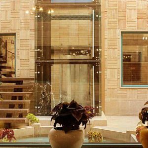 هتل وکیل شیراز فضای بیرونی هتل 3