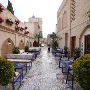 هتل آپارتمان پارتیکان اصفهان فضای محوطه
