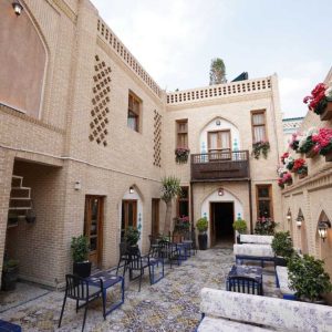 هتل آپارتمان پارتیکان اصفهان فضای محوطه