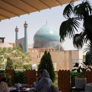 هتل آپارتمان پارتیکان اصفهان فضای محوطه