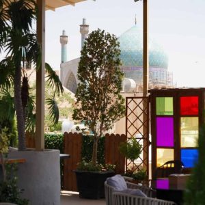 هتل آپارتمان پارتیکان اصفهان فضای محوطه