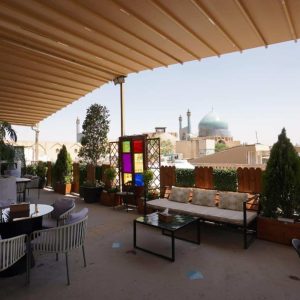 هتل آپارتمان پارتیکان اصفهان فضای محوطه