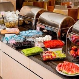 هتل پیروزی اصفهان میز صبحانه رستوران