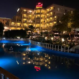 هتل گامبرون کیش نمای بیرونی